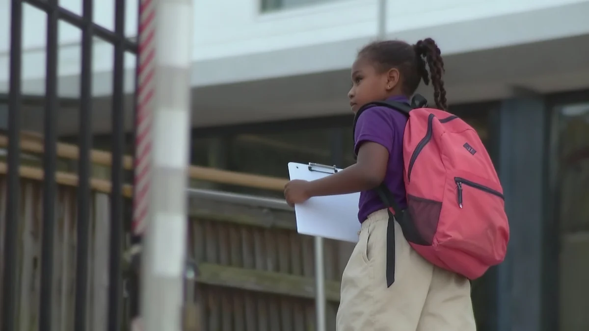 Tampa Charter School Defies District's Shutdown Order