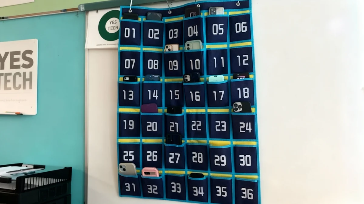 Ann Arbor Parents Urge Full-Day Cellphone Ban in Schools